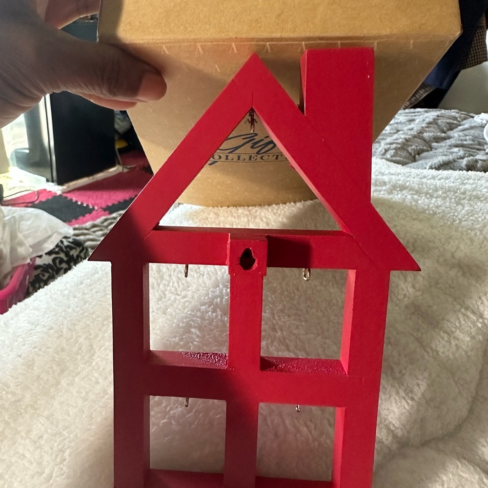 Avon A MERRY LITTLE CHRISTMAS DISPLAY STAND(vintage)